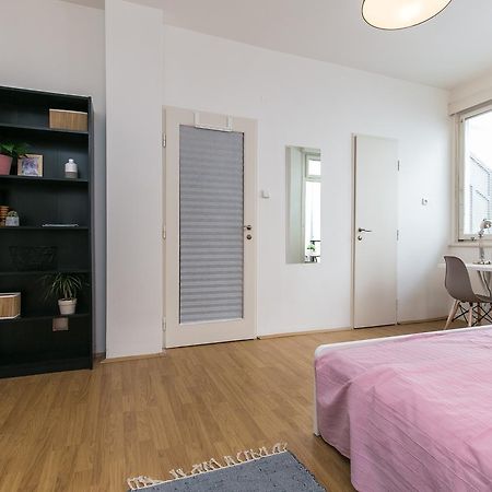 Apartments Ve Smeckach 27 Praga Zewnętrze zdjęcie