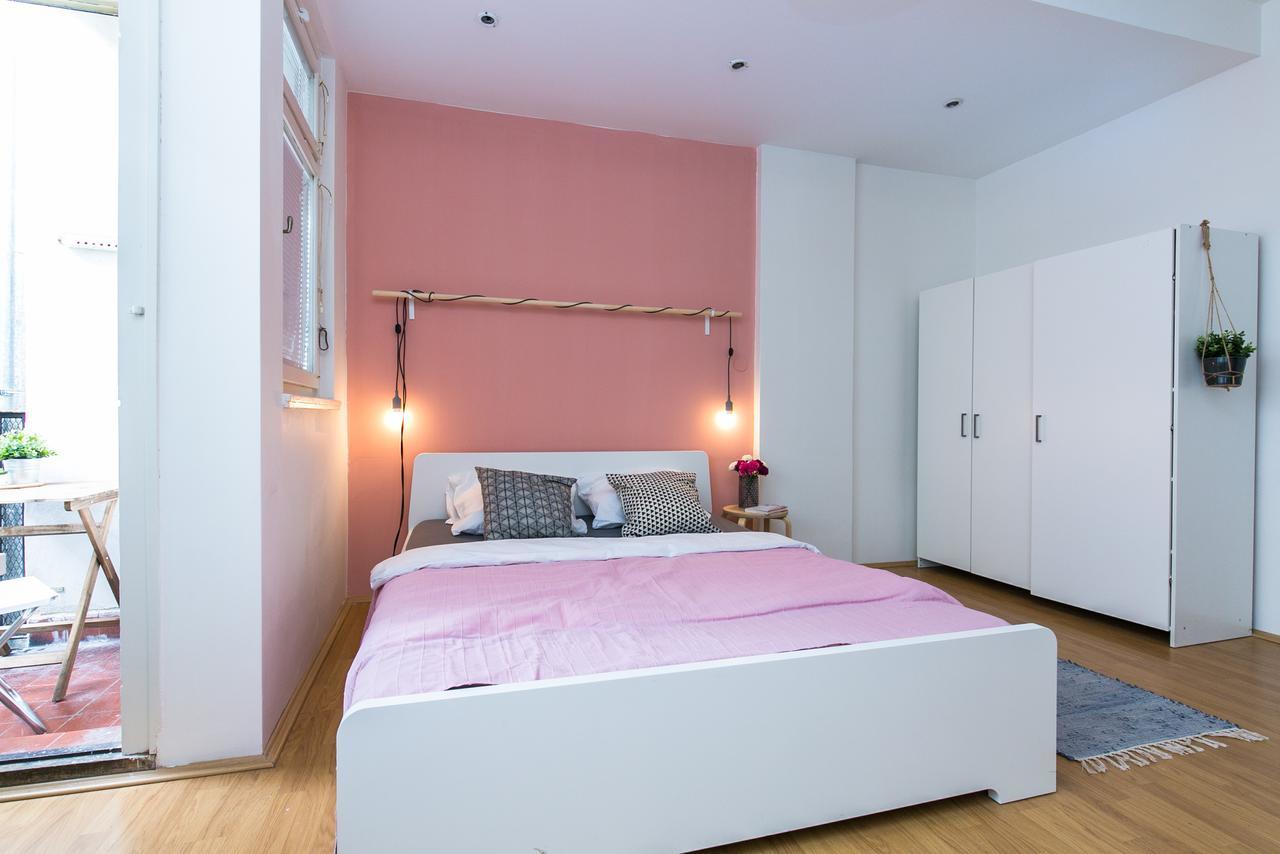 Apartments Ve Smeckach 27 Praga Zewnętrze zdjęcie